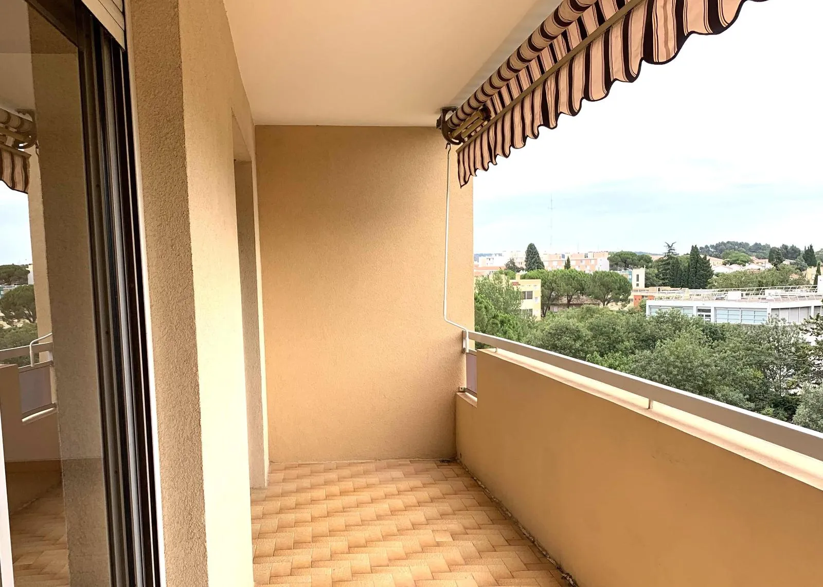 appartement 3 pièces à DRAGUIGNAN (83300) — photo 2