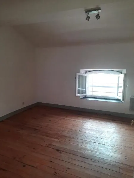 appartement 2 pièces à AUPS (83630) — photo 3