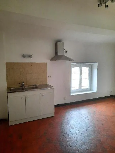 appartement 2 pièces à AUPS (83630) — photo 2