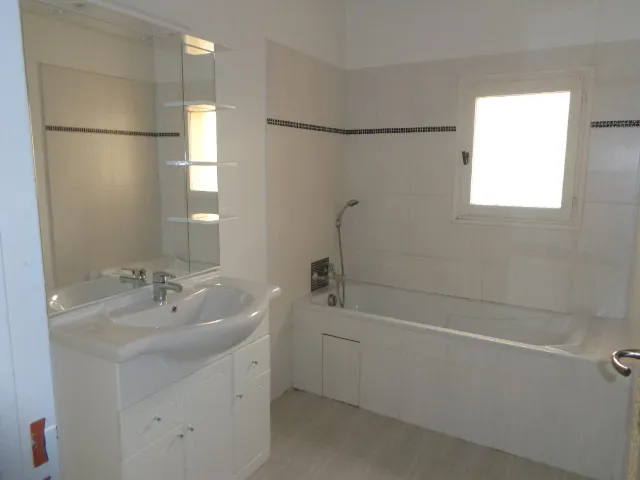 appartement 4 pièces à DRAGUIGNAN (83300) — photo 3