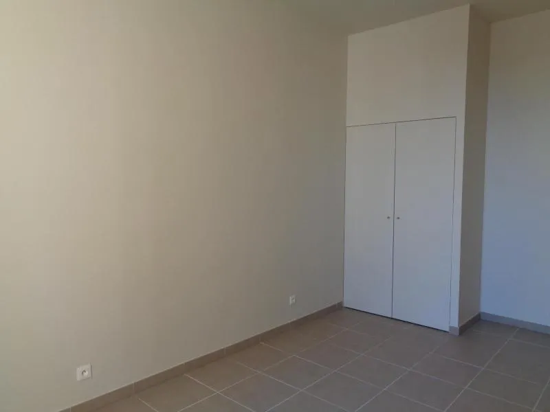 appartement 2 pièces à DRAGUIGNAN (83300) — photo 3