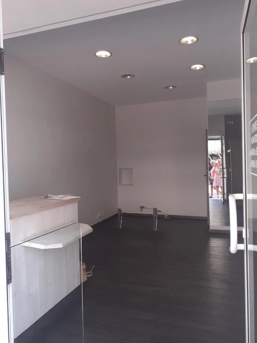 local à DRAGUIGNAN (83300) — photo 2
